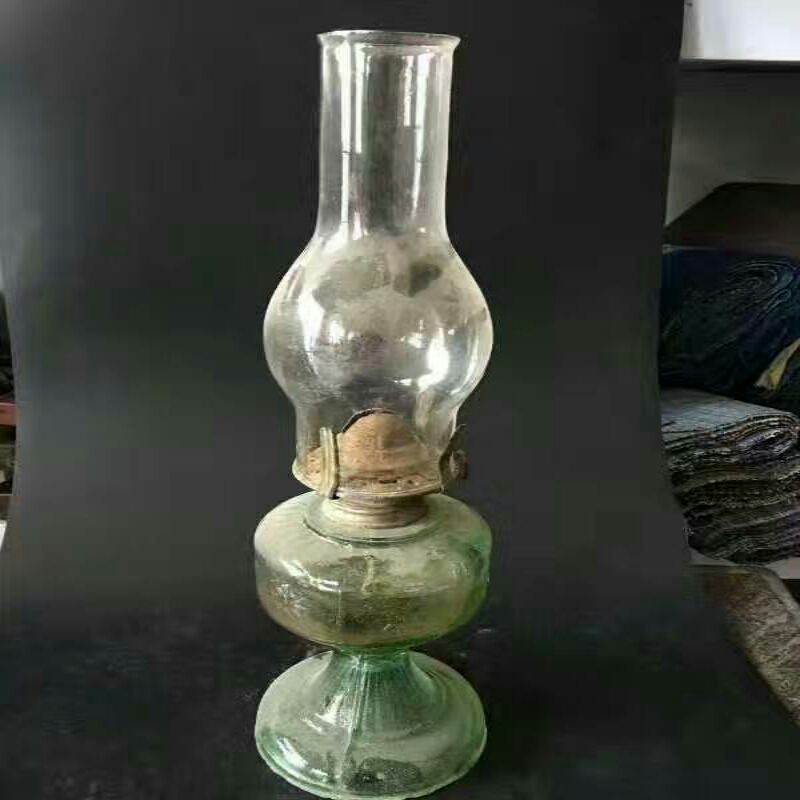 煤油灯封面